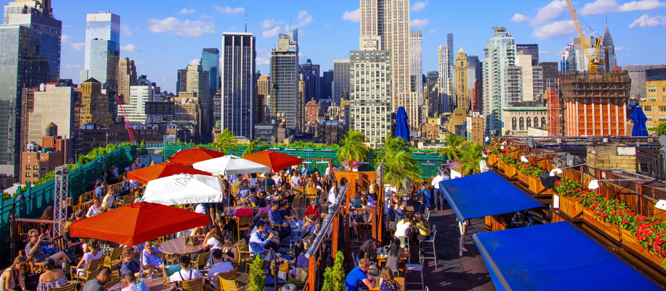 Summer Love In The City! Joshua Jackson & Simone Ashley'S Nyc Stroll - 4q87ha2